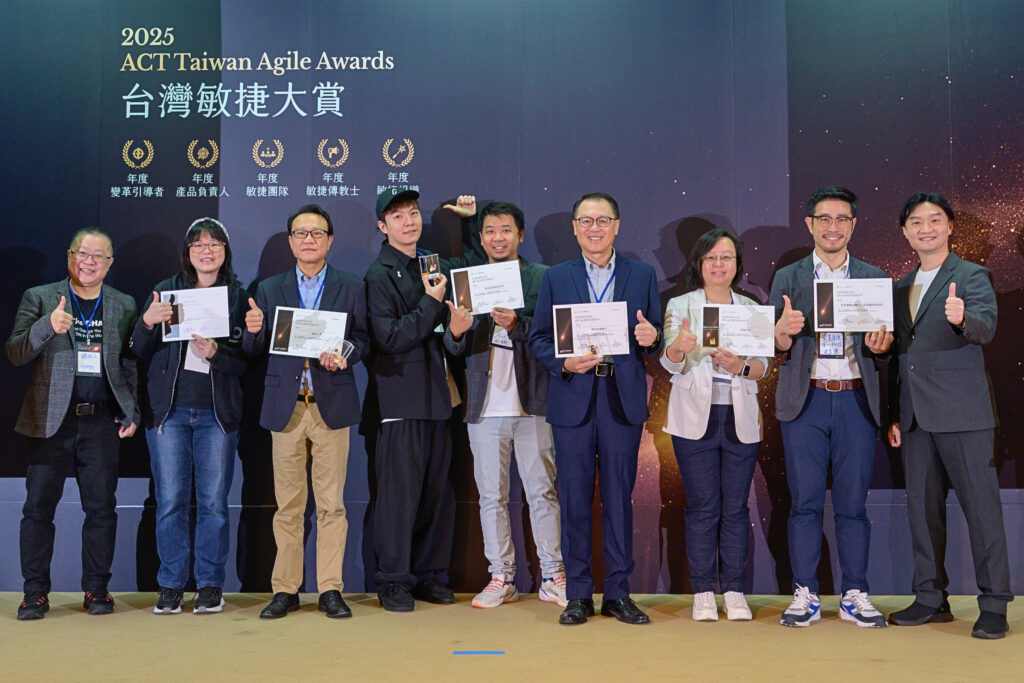 「年度敏捷組織」得獎者(左起：Circles、凱基人壽、昇新科技、華南銀行、炬識科技、奇美醫院)